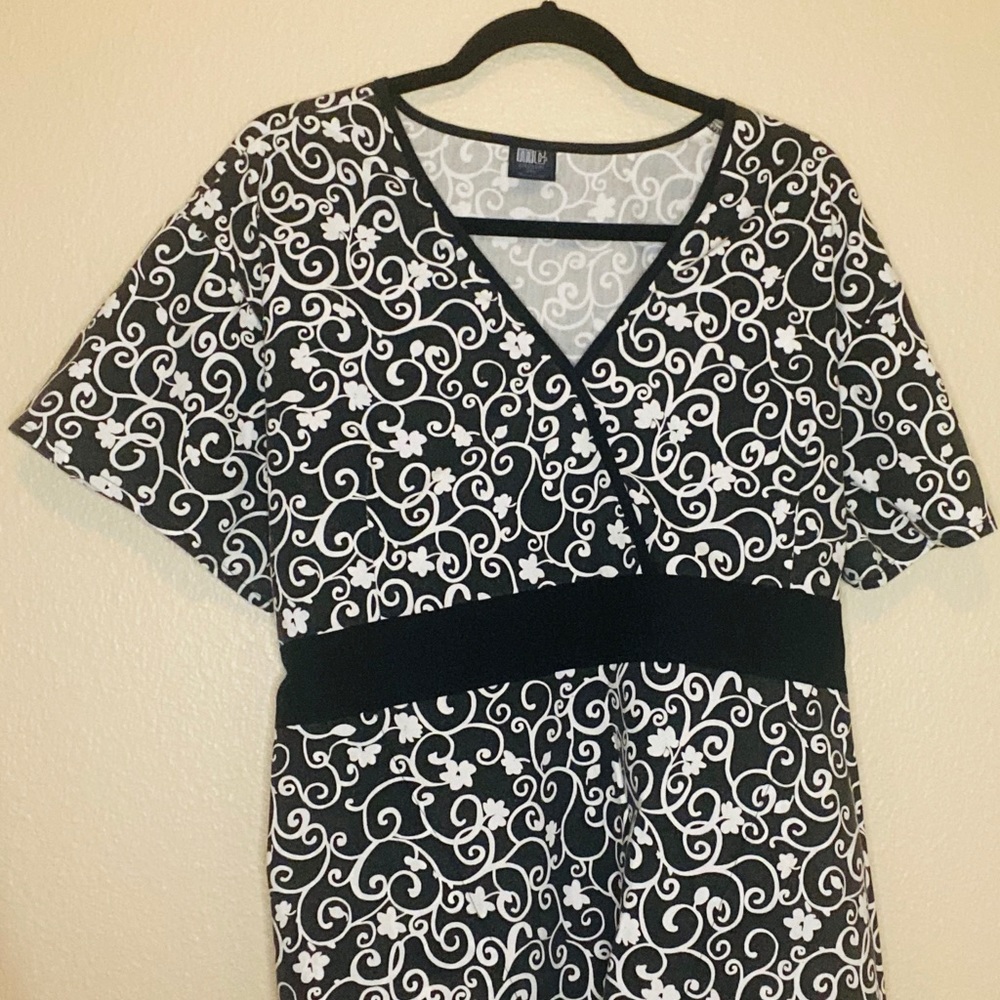 Scrub top